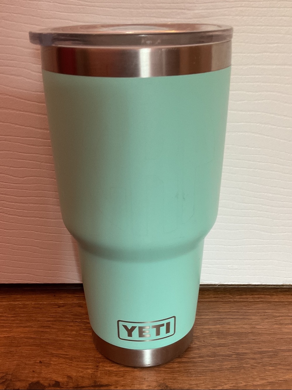 Lot of three Yeti Tumblers with Lids 30 oz. - Picture 11 of 11